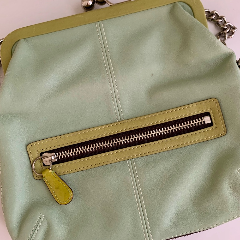 Coach Seafoam Green & Lime Women's Shoulder Bag Kiss Lock‎ chain handle